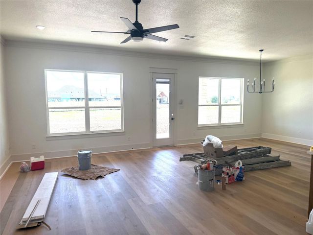 1614 Hunt DR, Salado, TX 76571