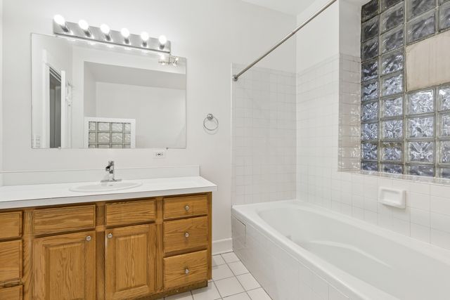 3801 N WILTON Avenue 1, Chicago, IL 60613