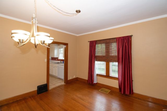 950 S Villa Drive, Evansville, IN 47714