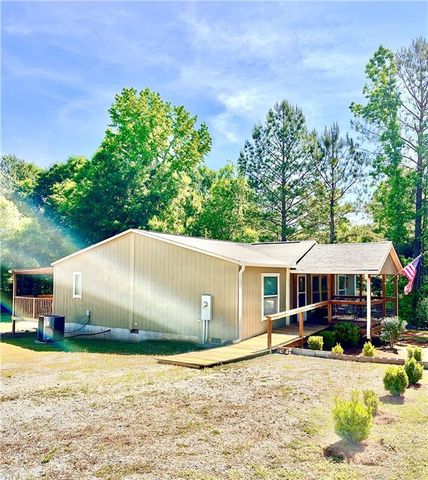 1090 River Woods Drive, Madison, GA 30650