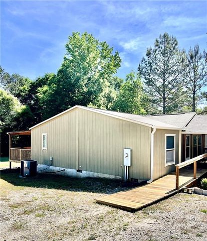 1090 River Woods Drive, Madison, GA 30650