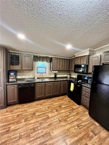 1090 River Woods Drive, Madison, GA 30650