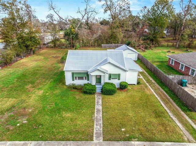 306 Coffee Street, Dequincy, LA 70633