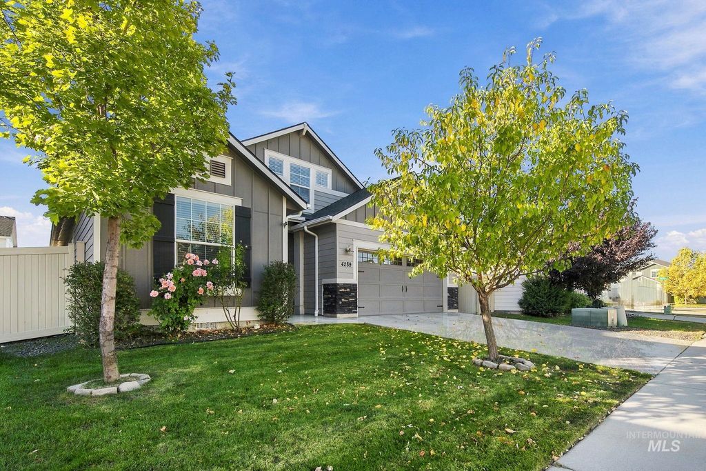 4289 W Balance Rock Drive, Meridian, ID 83642 photo 3