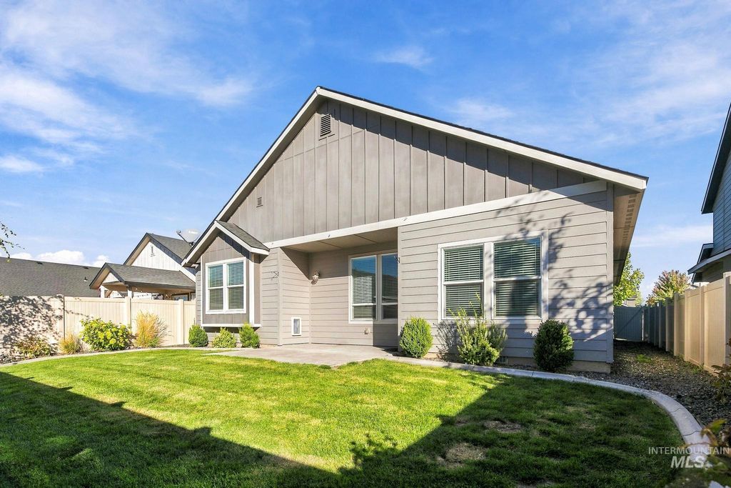 4289 W Balance Rock Drive, Meridian, ID 83642 photo 5