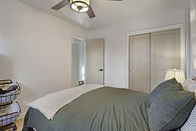 5530 Old Oak LANE, Racine, WI 53402