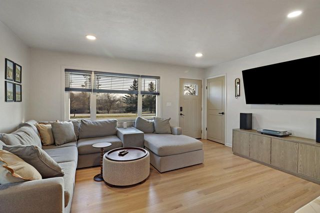 5530 Old Oak LANE, Racine, WI 53402