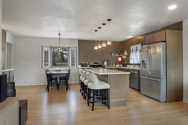 5530 Old Oak LANE, Racine, WI 53402