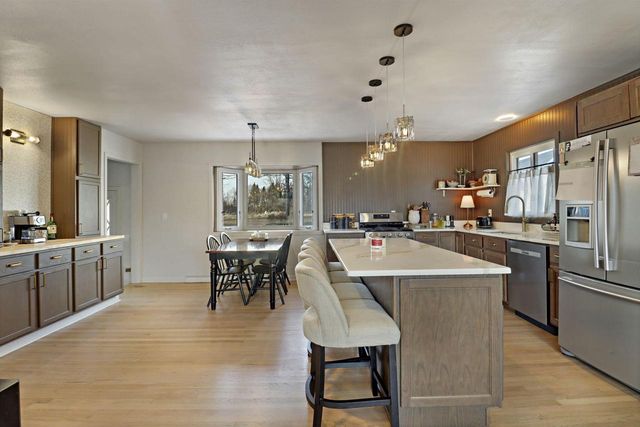 5530 Old Oak LANE, Racine, WI 53402