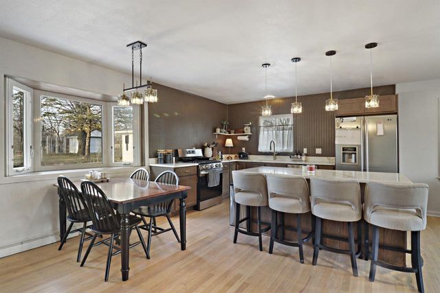 5530 Old Oak LANE, Racine, WI 53402