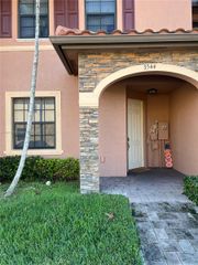 3544 W 88th Ter, Hialeah, FL 33018