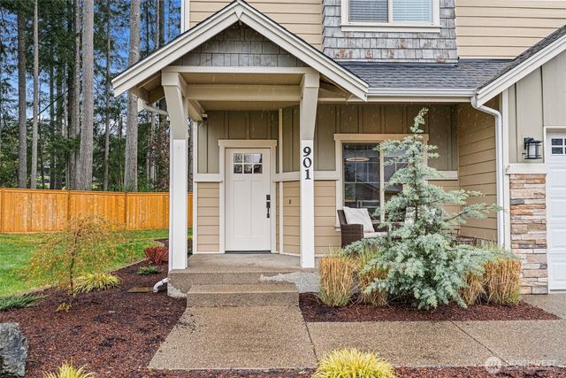 901 SW Norpoint Court, Port Orchard, WA 98367