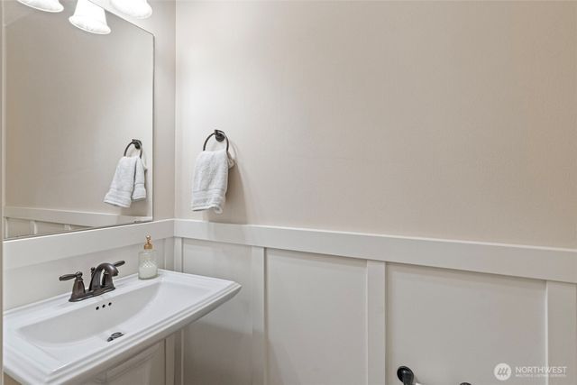 901 SW Norpoint Court, Port Orchard, WA 98367