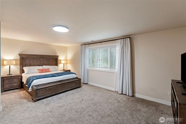 901 SW Norpoint Court, Port Orchard, WA 98367
