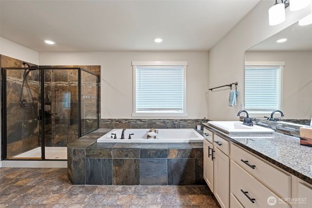 901 SW Norpoint Court, Port Orchard, WA 98367