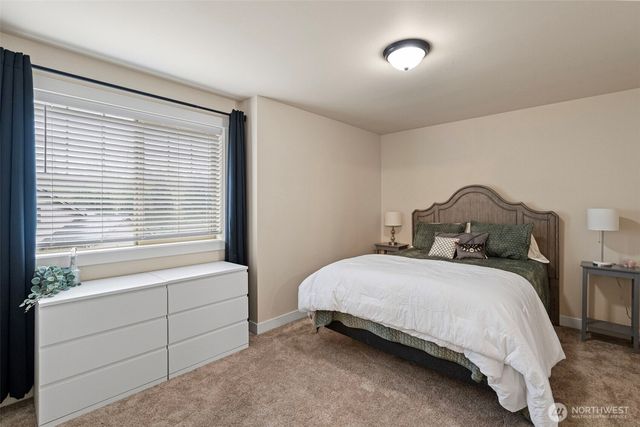 901 SW Norpoint Court, Port Orchard, WA 98367