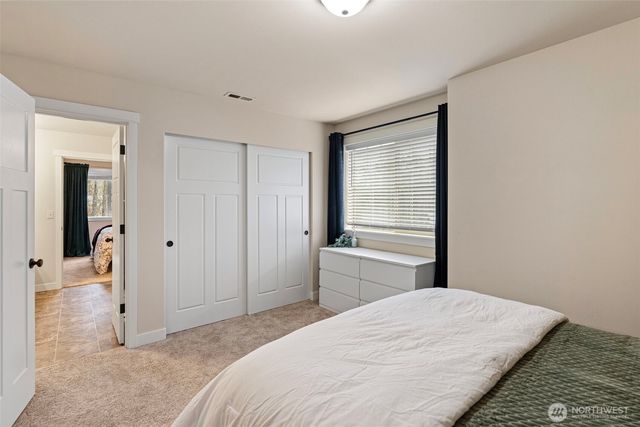 901 SW Norpoint Court, Port Orchard, WA 98367