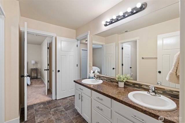 901 SW Norpoint Court, Port Orchard, WA 98367