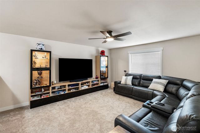 901 SW Norpoint Court, Port Orchard, WA 98367