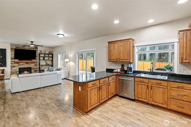 901 SW Norpoint Court, Port Orchard, WA 98367