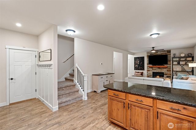 901 SW Norpoint Court, Port Orchard, WA 98367