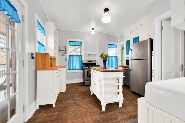 116 Washington AVENUE, Waukesha, WI 53188