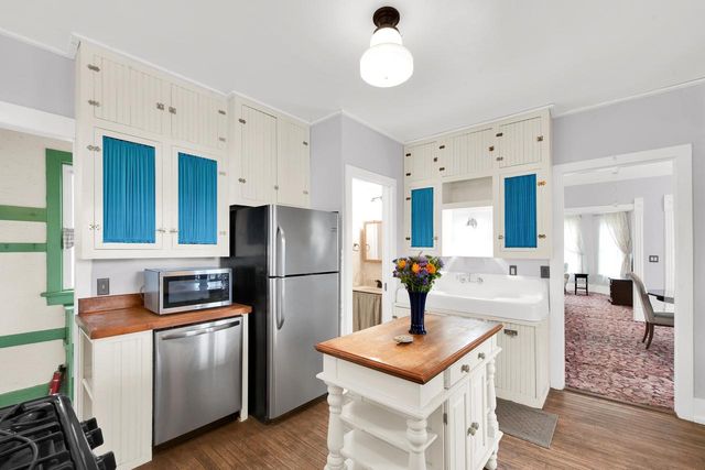 116 Washington AVENUE, Waukesha, WI 53188