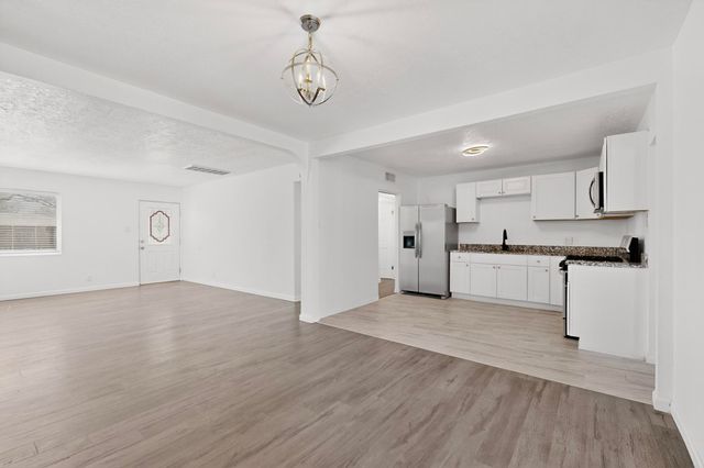 8715 Claremont Avenue NE, Albuquerque, NM 87112