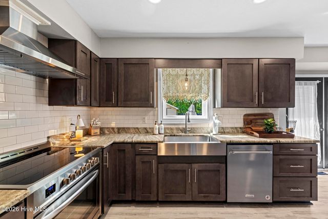 2724 Northwoods Drive, Jacksonville, NC 28540