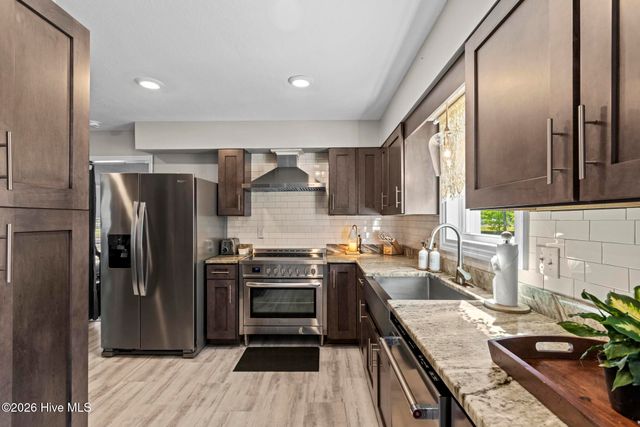 2724 Northwoods Drive, Jacksonville, NC 28540