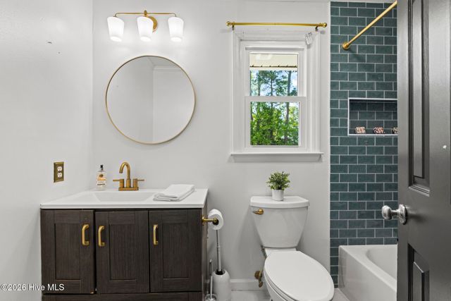 2724 Northwoods Drive, Jacksonville, NC 28540