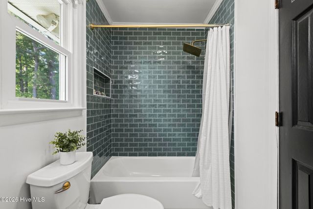 2724 Northwoods Drive, Jacksonville, NC 28540