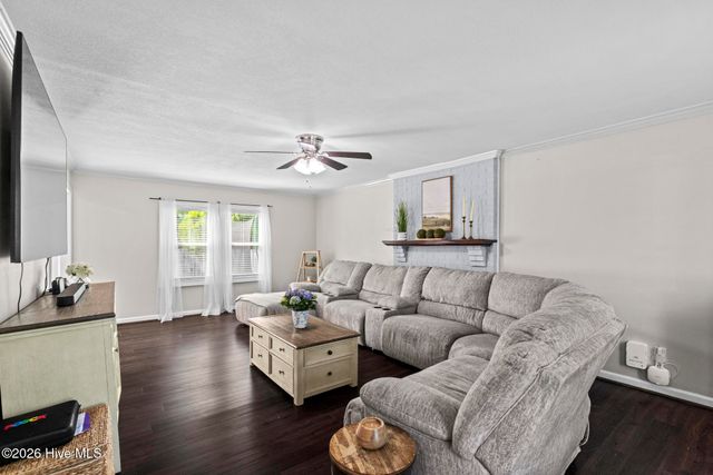 2724 Northwoods Drive, Jacksonville, NC 28540