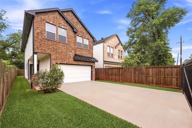 2125 Paul Quinn Street, Houston, TX 77091