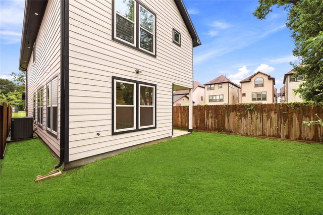 2125 Paul Quinn Street, Houston, TX 77091