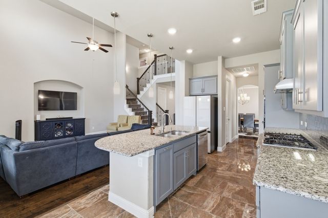 7452 Reverchon Drive, Irving, TX 75063