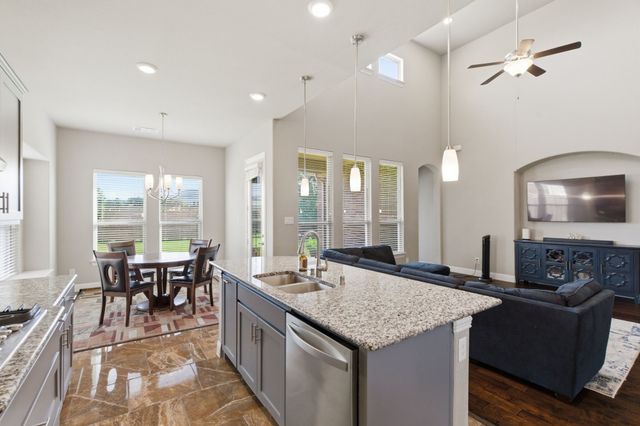 7452 Reverchon Drive, Irving, TX 75063