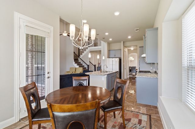7452 Reverchon Drive, Irving, TX 75063