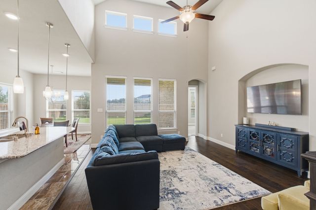 7452 Reverchon Drive, Irving, TX 75063