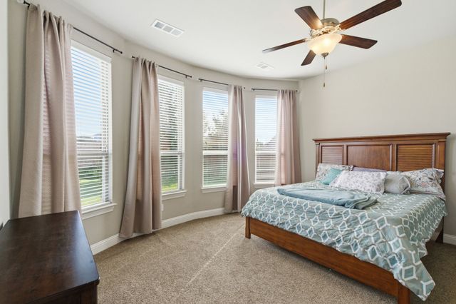 7452 Reverchon Drive, Irving, TX 75063
