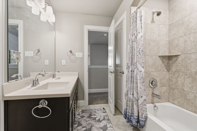 7452 Reverchon Drive, Irving, TX 75063
