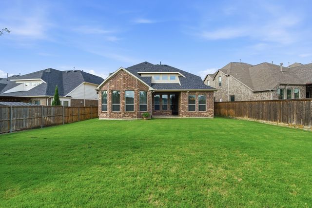 7452 Reverchon Drive, Irving, TX 75063