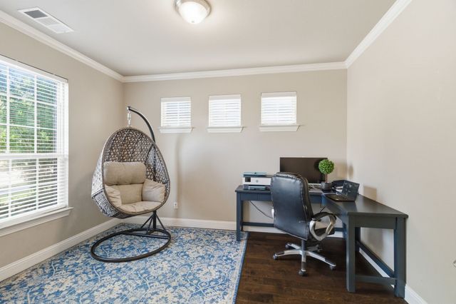 7452 Reverchon Drive, Irving, TX 75063