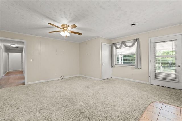 18 Colonial Drive, Lexington, NC 27292