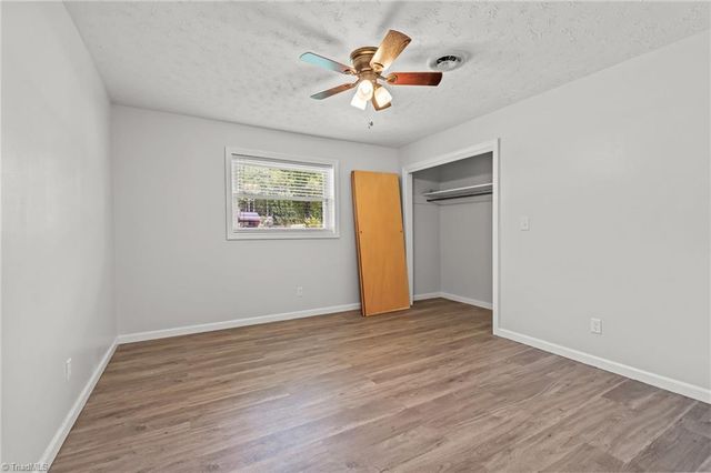 18 Colonial Drive, Lexington, NC 27292