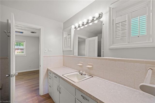 18 Colonial Drive, Lexington, NC 27292