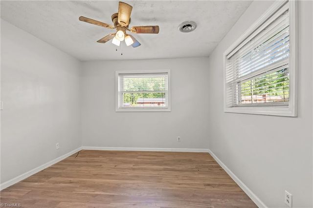 18 Colonial Drive, Lexington, NC 27292