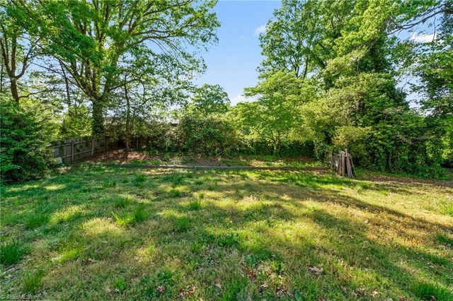 18 Colonial Drive, Lexington, NC 27292