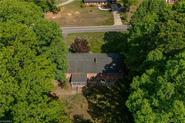18 Colonial Drive, Lexington, NC 27292
