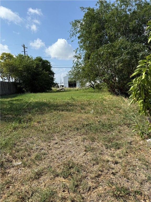 541 Van Cleve Dr, Corpus Christi, TX 78408 — photo 2